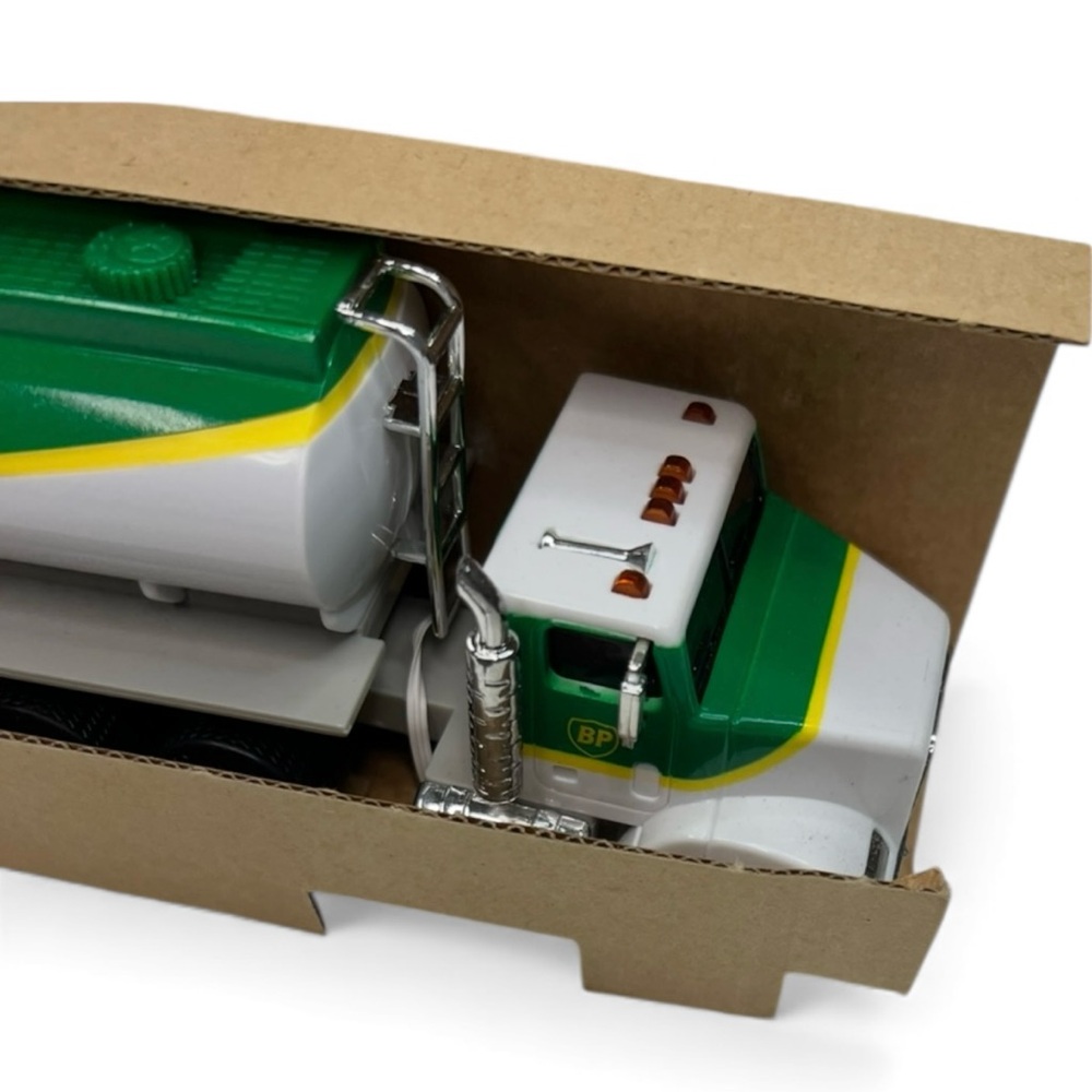 NIB vintage 1992 Limited Edition Series BP Toy Tanker Truck Remote Control - Picture 10 of 11